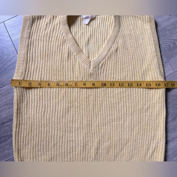 Vintage boxy cotton vest in golden yellow. Size S - Picture 4 of 6